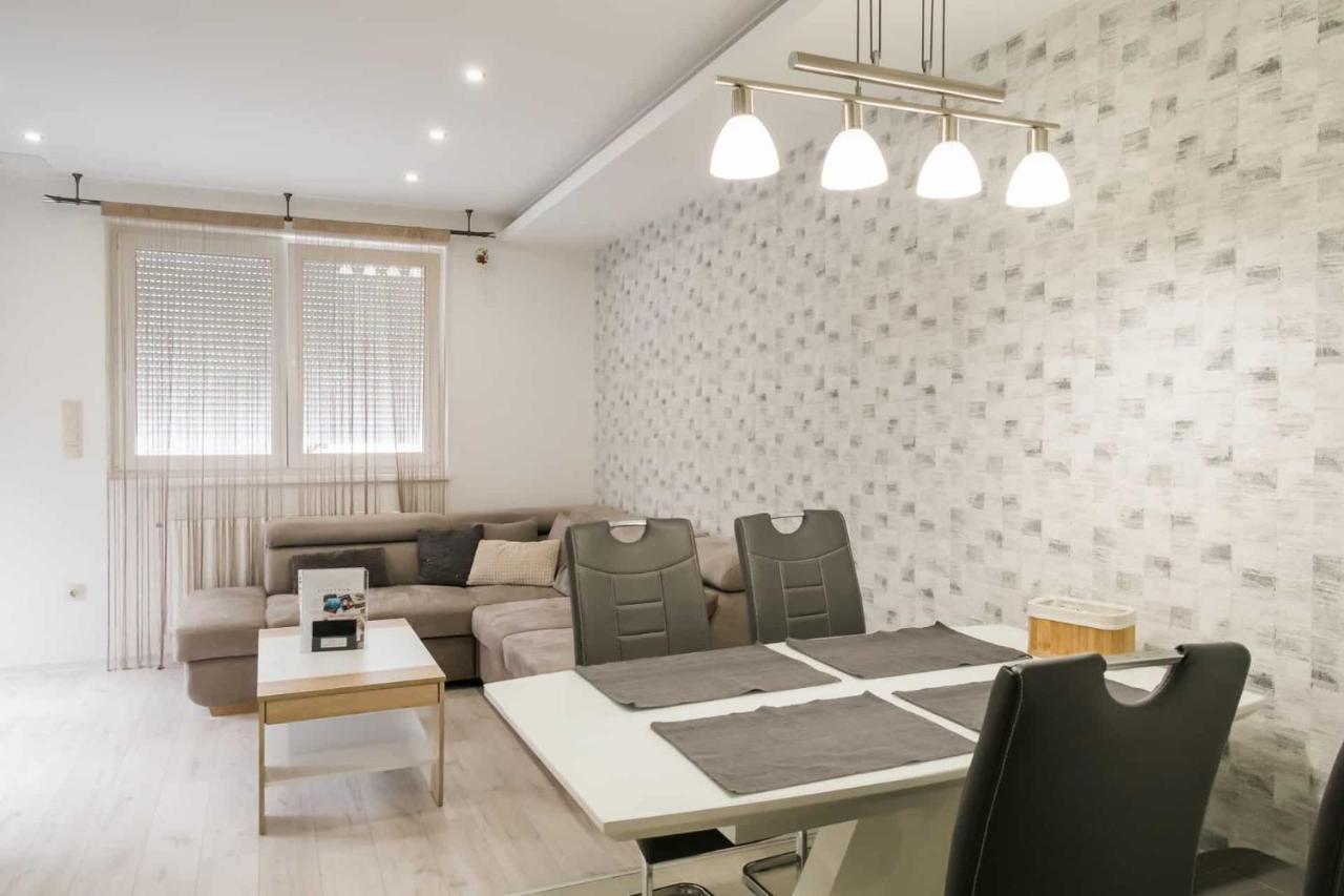 Dévai-LUX Apartman Sárvár Sarvar Exterior foto