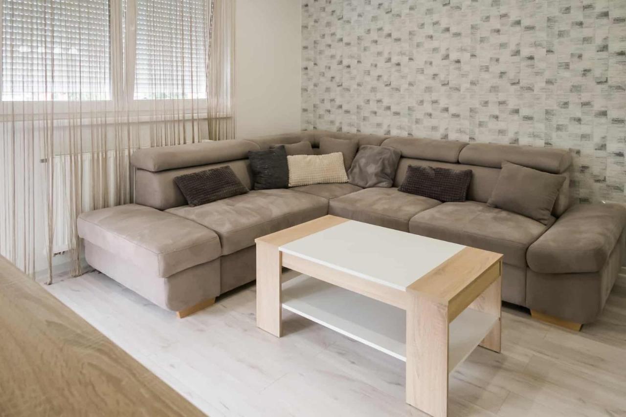 Dévai-LUX Apartman Sárvár Sarvar Exterior foto